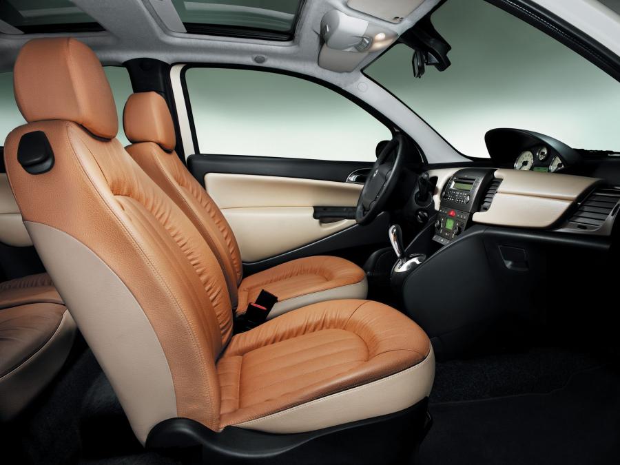  Lancia Ypsilon Unique Edition 2003 года  (фото 37 из 40)